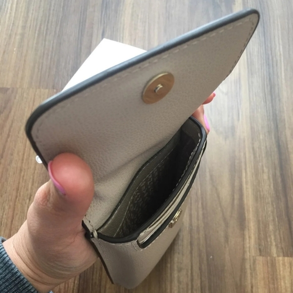 Kate Spade - Picture 5 of 6